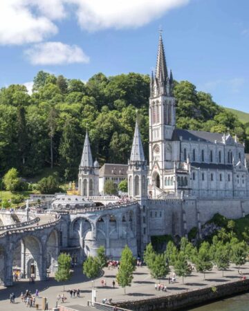 LOURDES